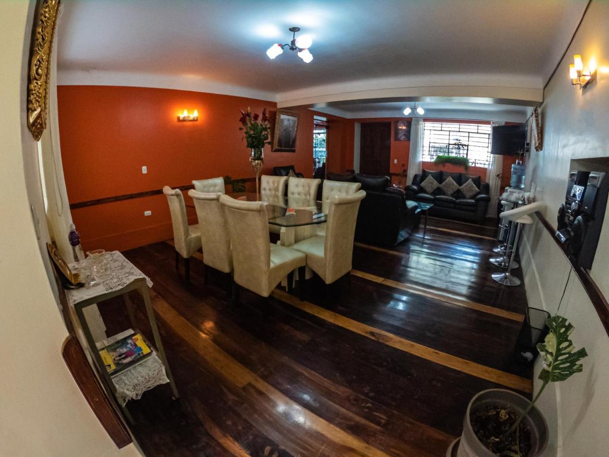 Hotel Los Laureles Calca Kültér fotó