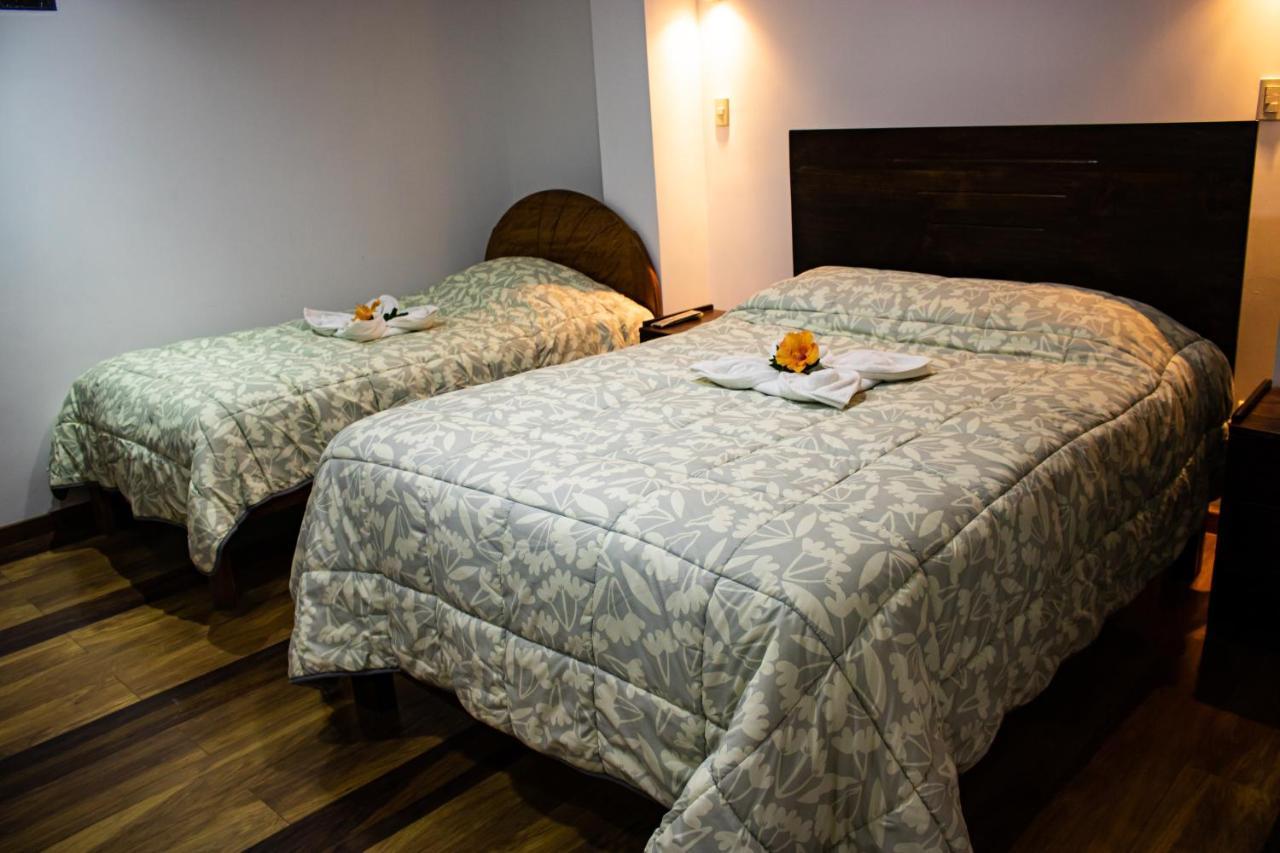 Hotel Los Laureles Calca Kültér fotó