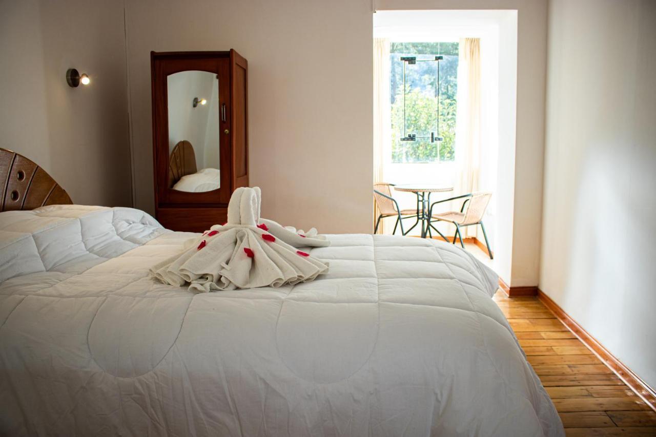 Hotel Los Laureles Calca Kültér fotó