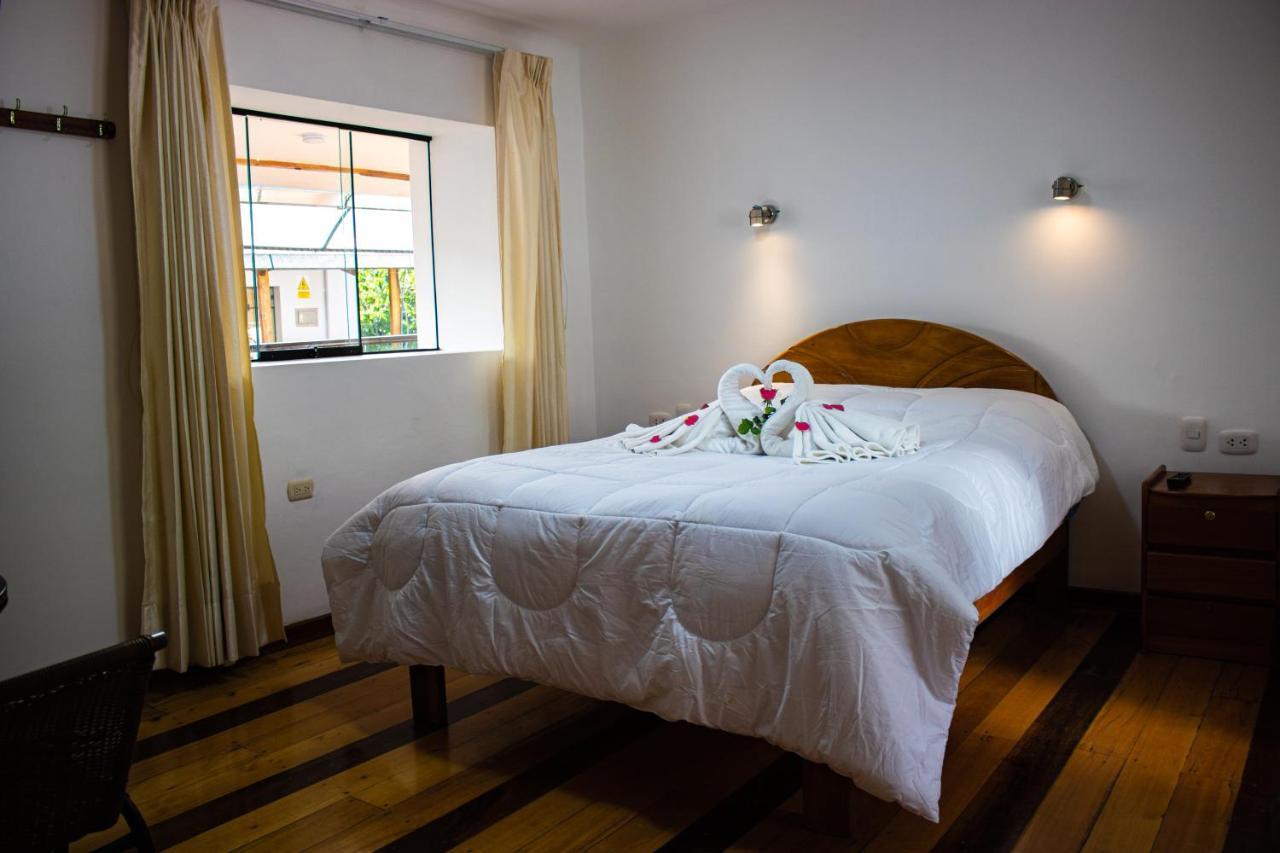 Hotel Los Laureles Calca Kültér fotó