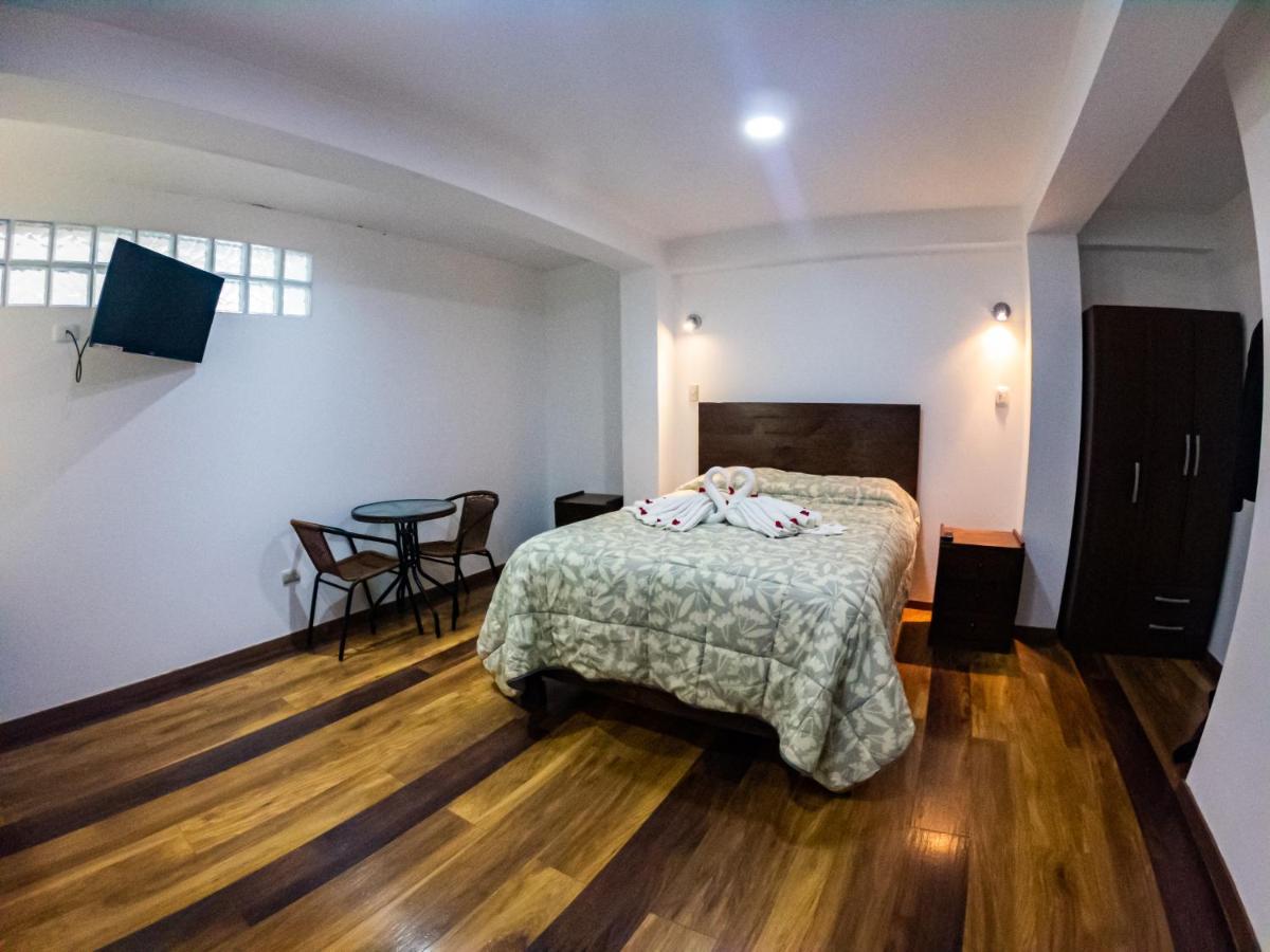 Hotel Los Laureles Calca Kültér fotó