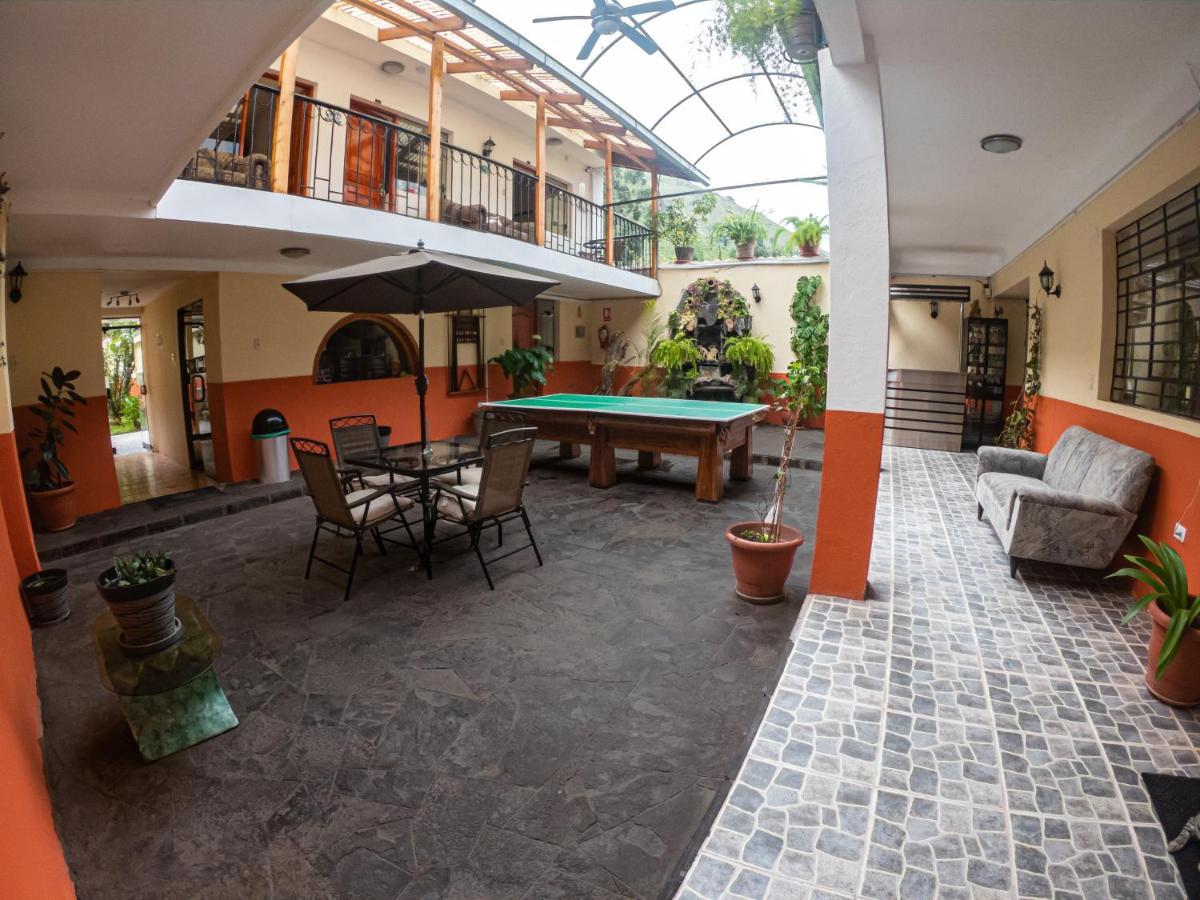 Hotel Los Laureles Calca Kültér fotó