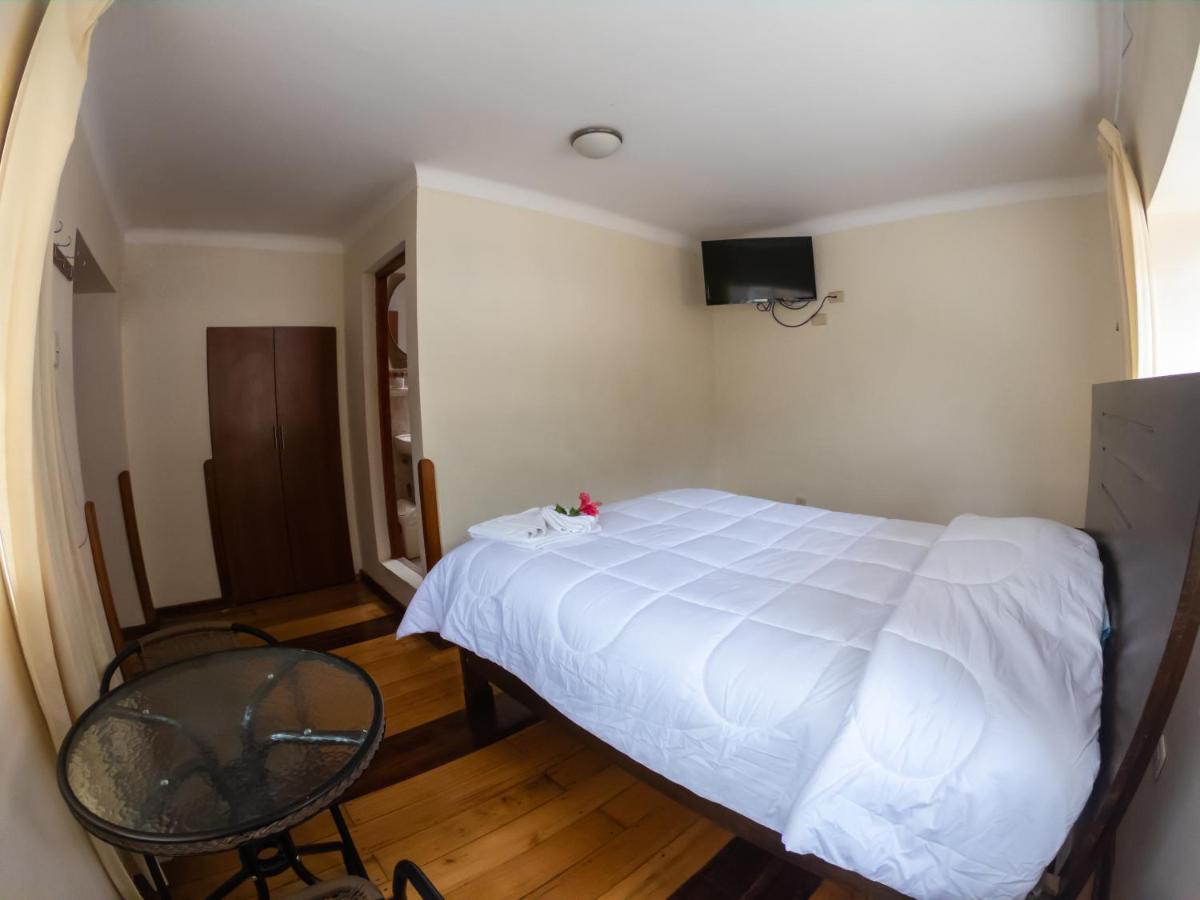 Hotel Los Laureles Calca Kültér fotó