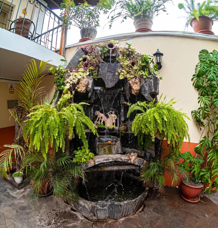 Hotel Los Laureles Calca Kültér fotó
