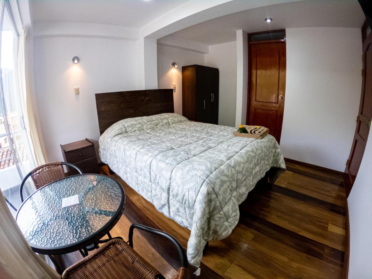 Hotel Los Laureles Calca Kültér fotó