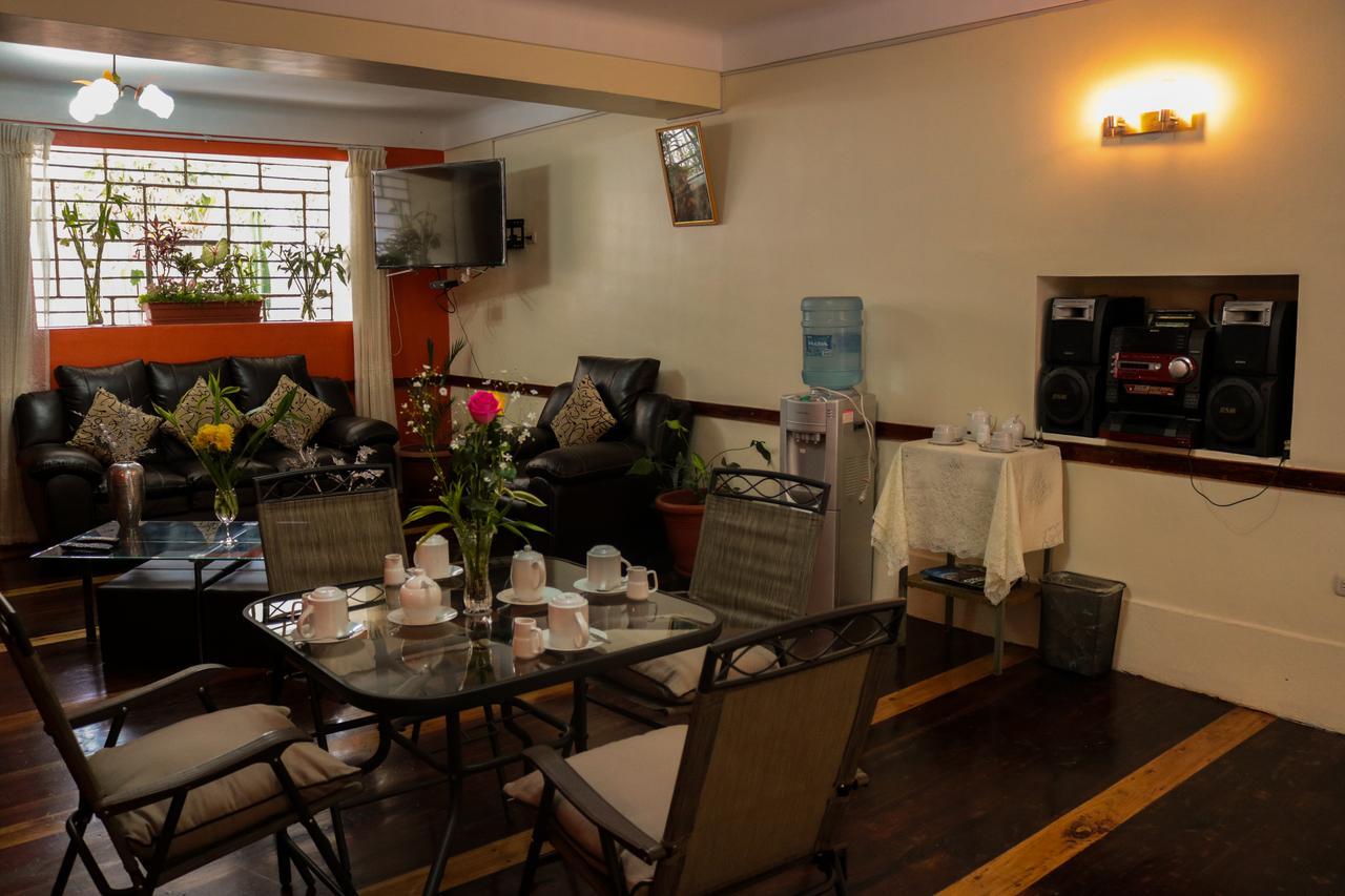 Hotel Los Laureles Calca Kültér fotó