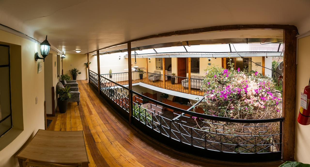 Hotel Los Laureles Calca Kültér fotó